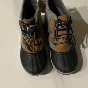 NEW WITH TAG Sorel Black and Brown Lace-Up Boots